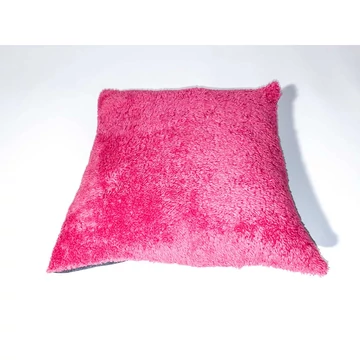 Négyzet alakú párna